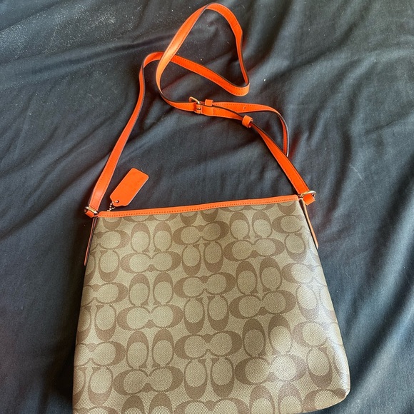 Coach bag with wallet and key chain - Picture 3 of 6